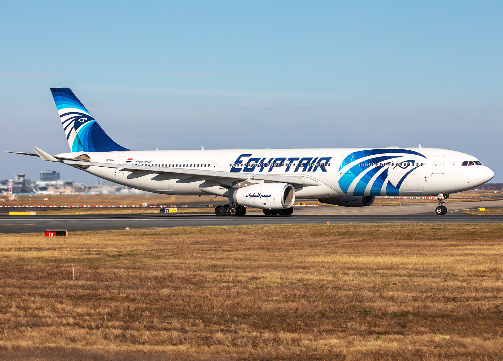Emirates Airbus A380 Takeoff Frankfurt Airport<br />
A6-EOQ